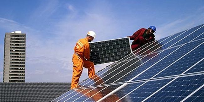 Instalando painéis solares